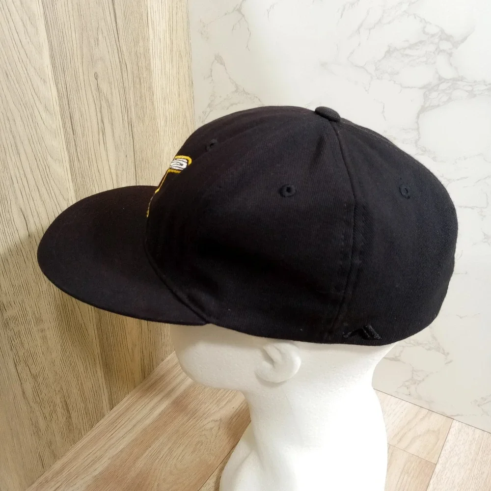 Pittsburgh‎ Pirates Fitted Baseball Cap SM-MED Pacific Headwear D-Series 805
